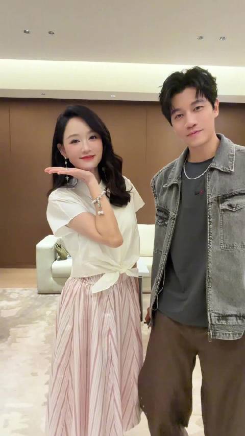 陆毅鲍小蕾等六对明星夫妻亮相浙江卫视天声一对