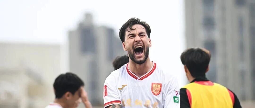 重庆足球重回中超！莱昂纳多传射，铜梁龙2比0客胜嘉定汇龙成功冲超！