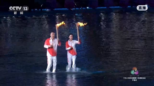 乒乓球教练员马琳和跳水教练陈若琳担当全运会开幕式第一棒火炬手！