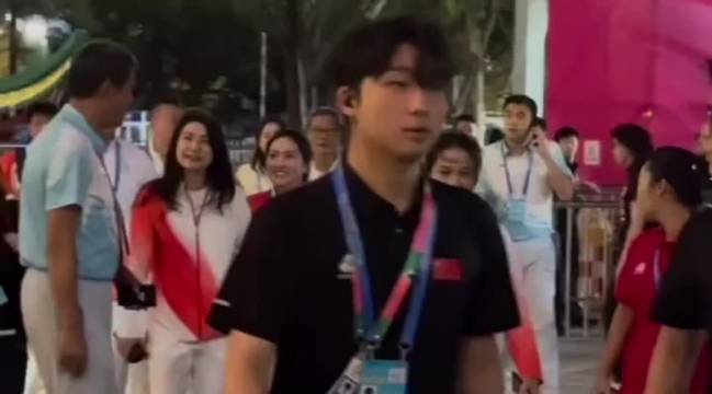 马琳现身全运会开幕式，与郭晶晶陈若琳同行