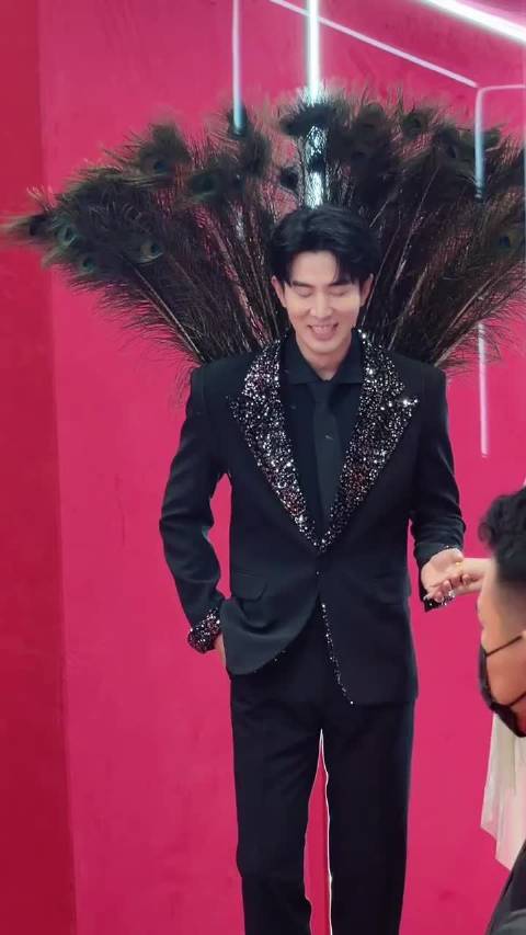 果然情侣在一起时间久了就会越来越像