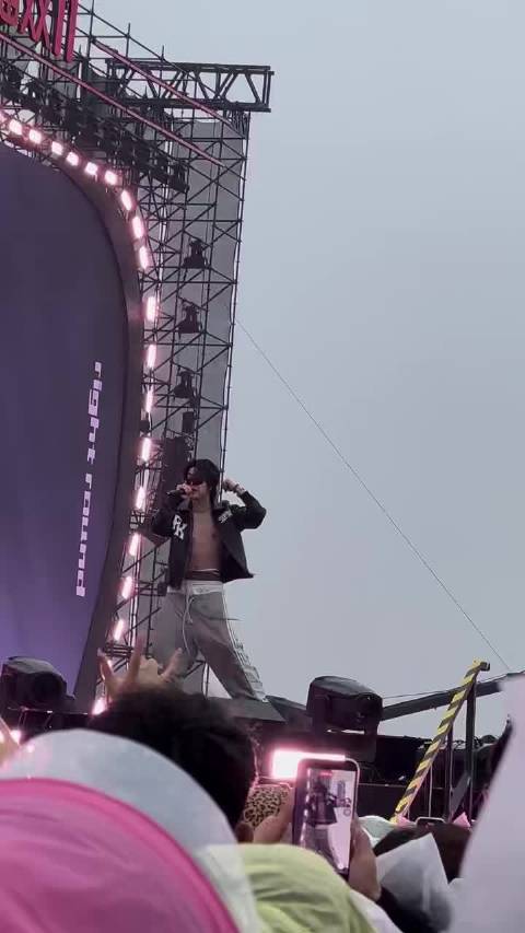 马伯骞大眼音乐节唱《偷偷藏不住》梦回桑延