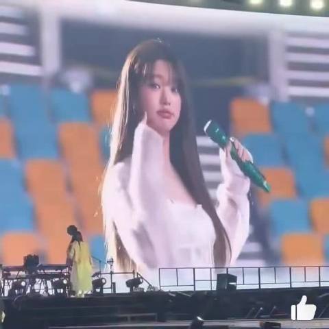 一条白裙子也能穿出女神感