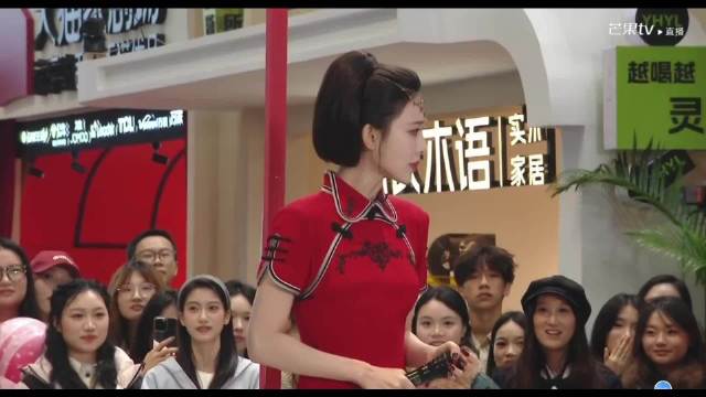 孟子义章若楠即兴pk唱歌意外获胜