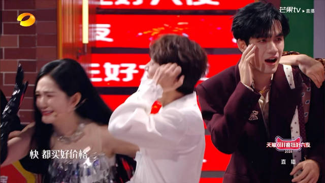 何炅谢娜维嘉同台主持引热议