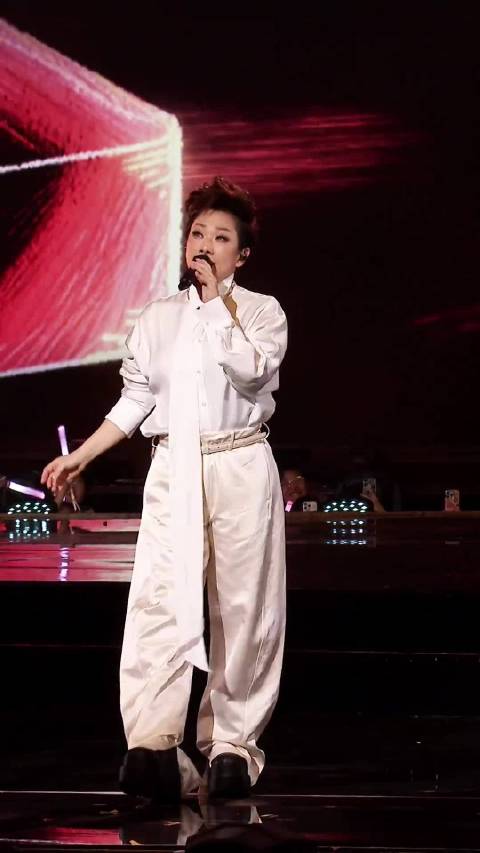 林忆莲哭了 能听姐姐唱歌就是一种幸福