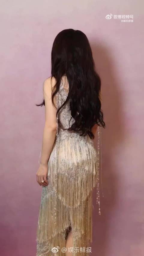 董璇好六夜cos白蛇造型惊艳