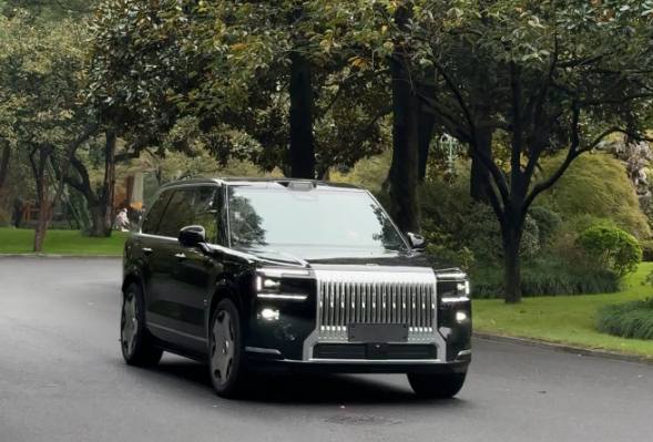 杭州一婚礼“硬核随礼”火了 极氪9X当贺礼见证兄弟情