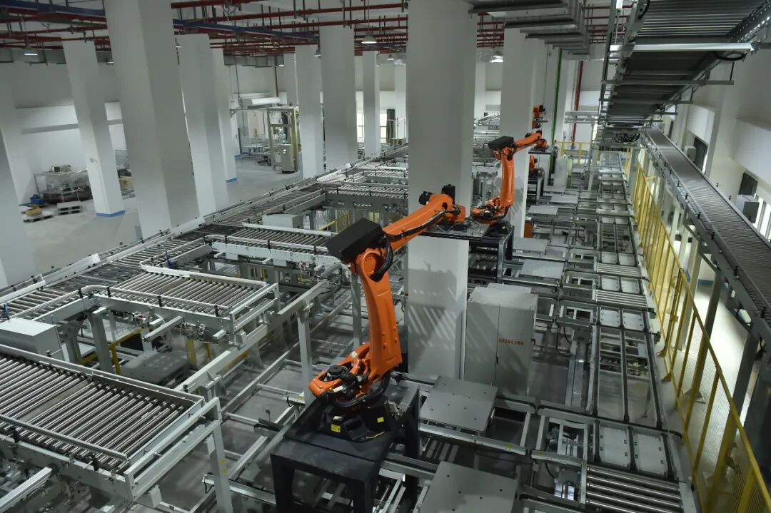 贝泰妮集团自动化生产线 王俊星 摄