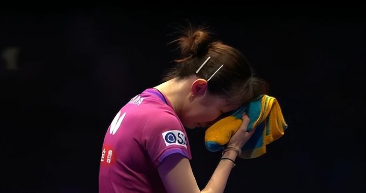 决胜局6-3被逆转！张本美和又输早田一姐不稳 领奖大笑解开心结？