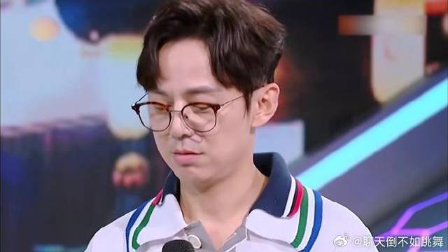 锤娜丽莎何炅抢着买单，怎料锤锤不按套路出牌，笑不活了！