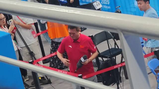 央视杨烁采访陈芋汐后感动落泪