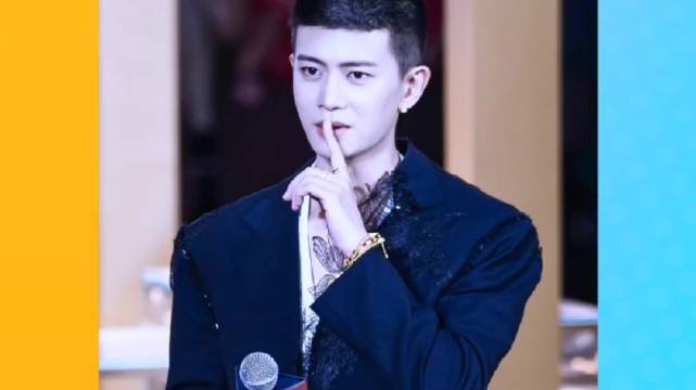 任嘉伦一个“嘘”手势竟让近万名沸腾的粉丝瞬间安静……任嘉伦