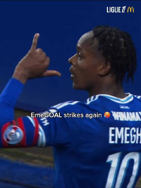 埃梅加伤愈复出首战梅开二度助白堡取胜