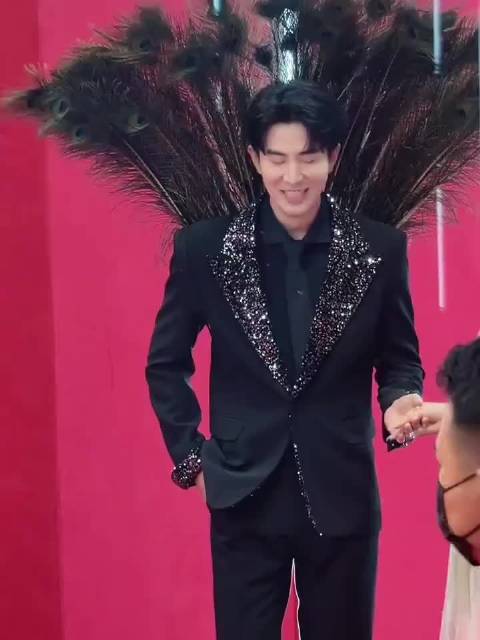 锤娜丽莎自曝瘦30斤秘诀，运动加节食效果显著