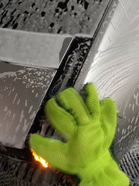 我每次洗车都坚持自己洗……真的很有成就感