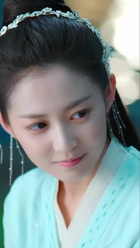 冰清玉洁，不施粉黛的陈钰琪真的太美了！