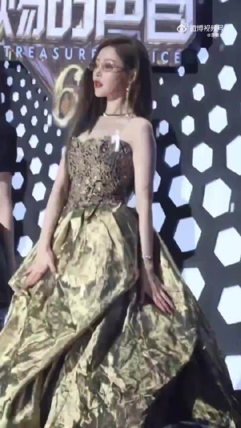 起猛了 看见张天爱跳《九万字》了，张天爱这段舞美翻了