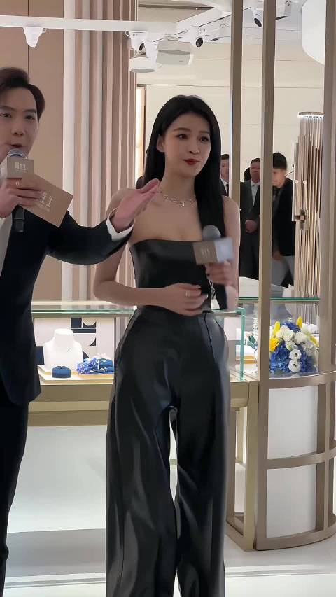 孙怡，纤细柔美