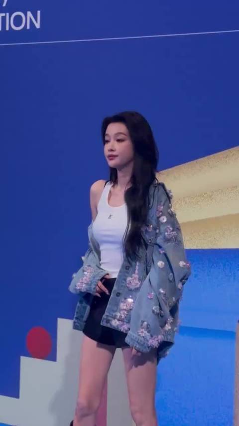 孙怡线下直拍状态好好