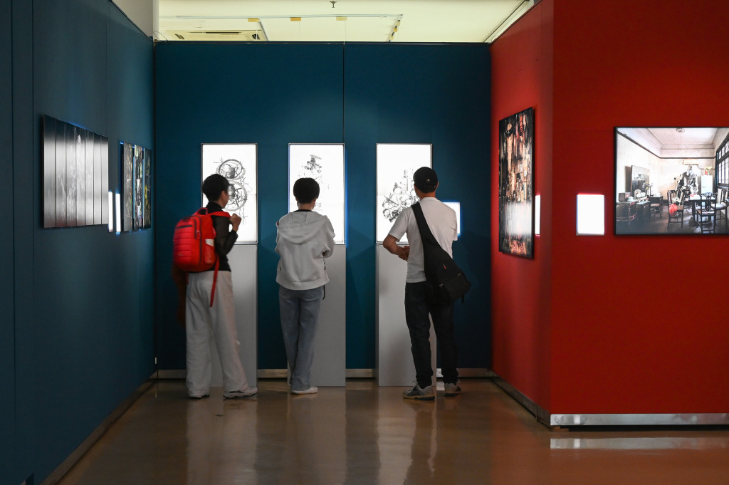 第12届中国摄影排行榜入围作品展现场。澎湃新闻记者 吴栋 图