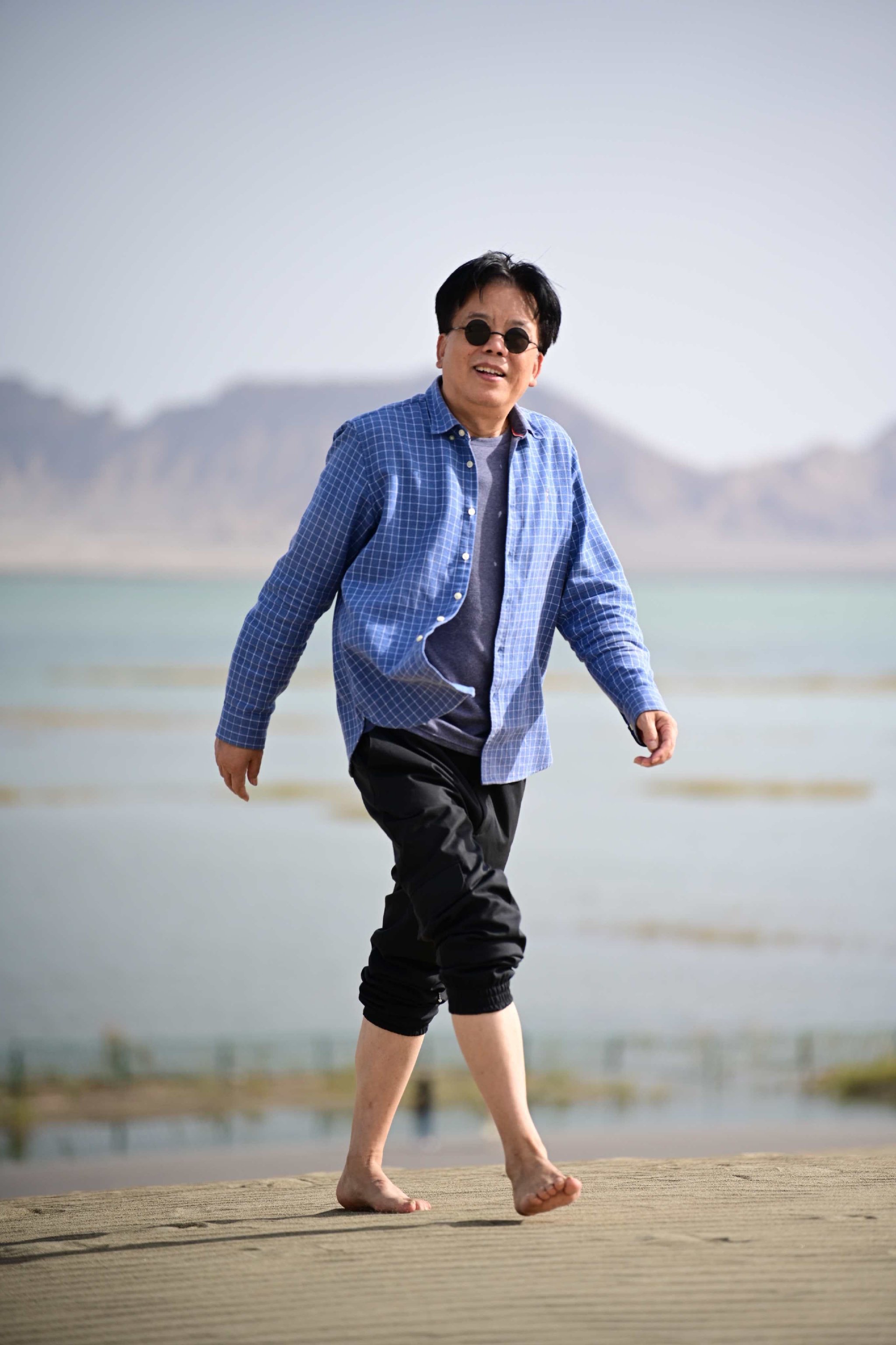 作家、重庆作协主席、新疆兵团作协名誉主席张者