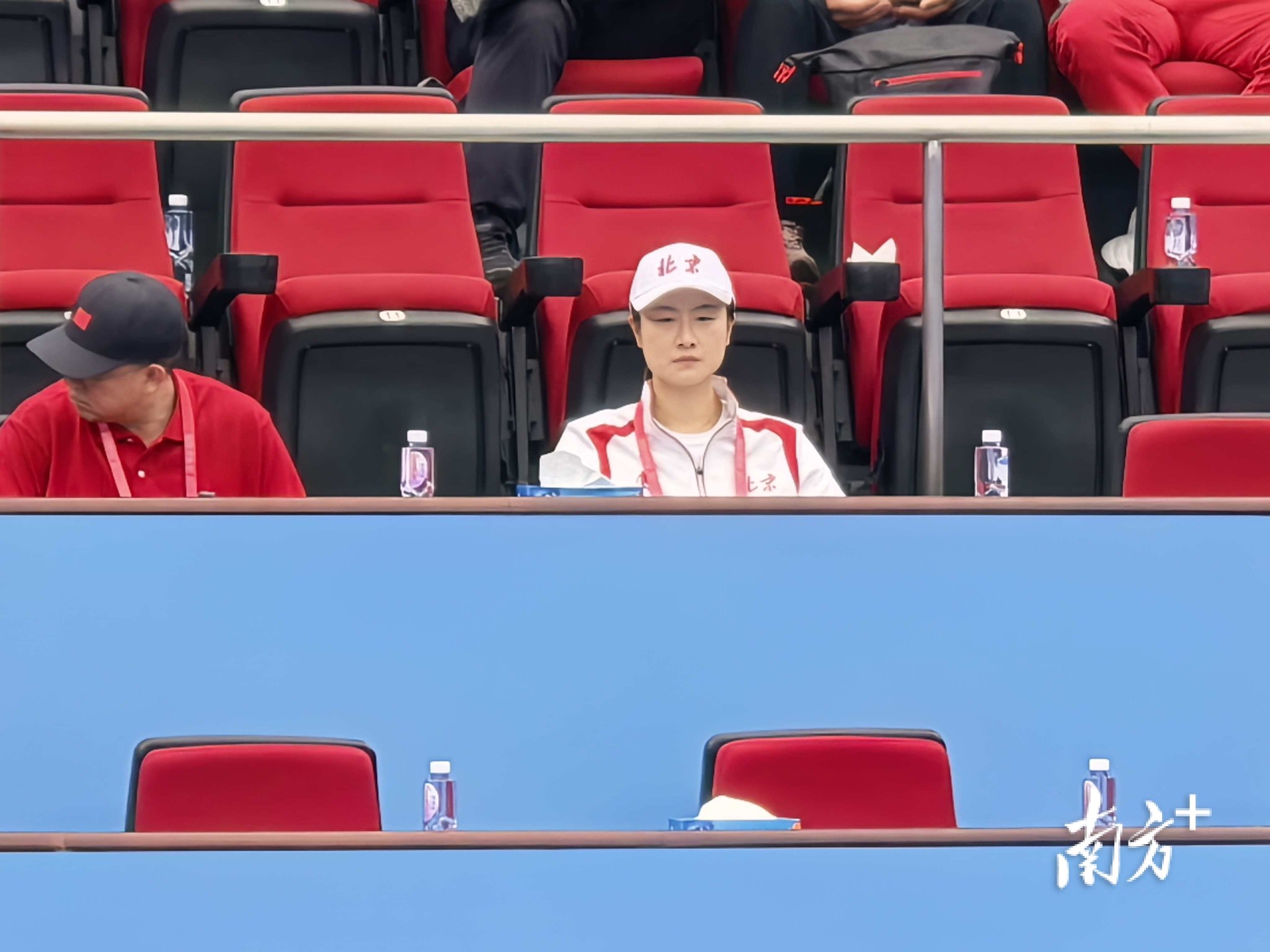 横琴赛场都有谁啊？丁宁张之臻十五运会网球看台观赛