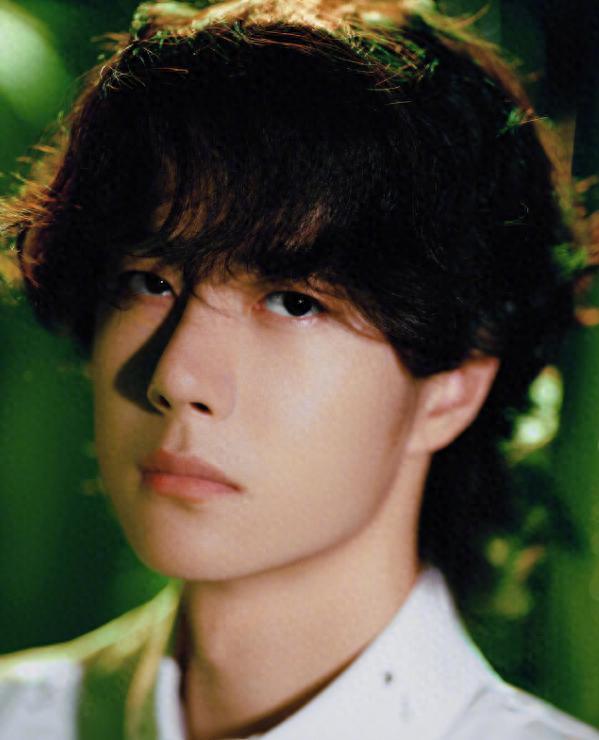 “偷奖”风波一年后两败俱伤？王一博没戏拍，王阳新剧收视率低迷