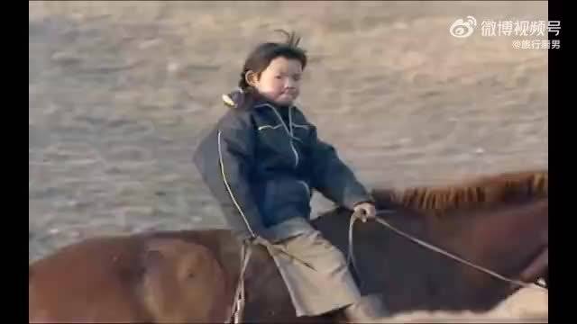 日本探险家关野与蒙古女孩普洁一家的草原故事