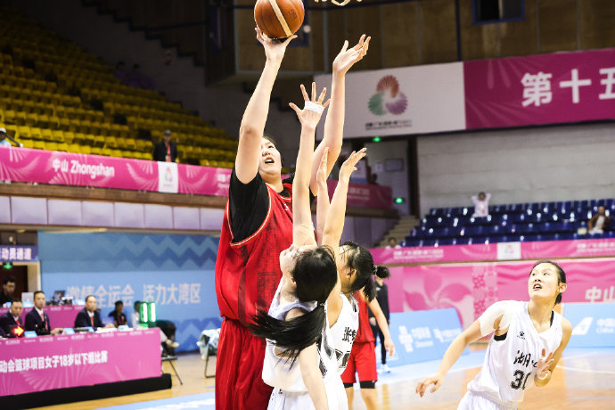 张子宇9分58秒创全运会U18女篮高效纪录