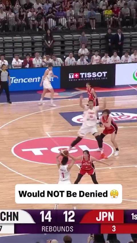 巨大的身高差，张子宇这个球给国外球迷看傻眼了