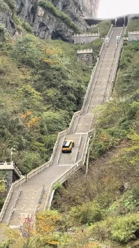 梁静茹给你的勇气吗？这车太自信了