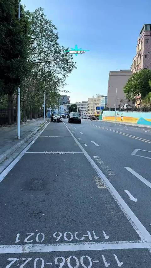 别人停车靠技术，腾势N8L停车靠科技，易三方让你实现停车自由！