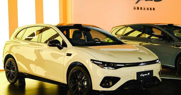 破局10万级轿跑市场，零跑Lafa5如何在新赛道圈粉年轻人