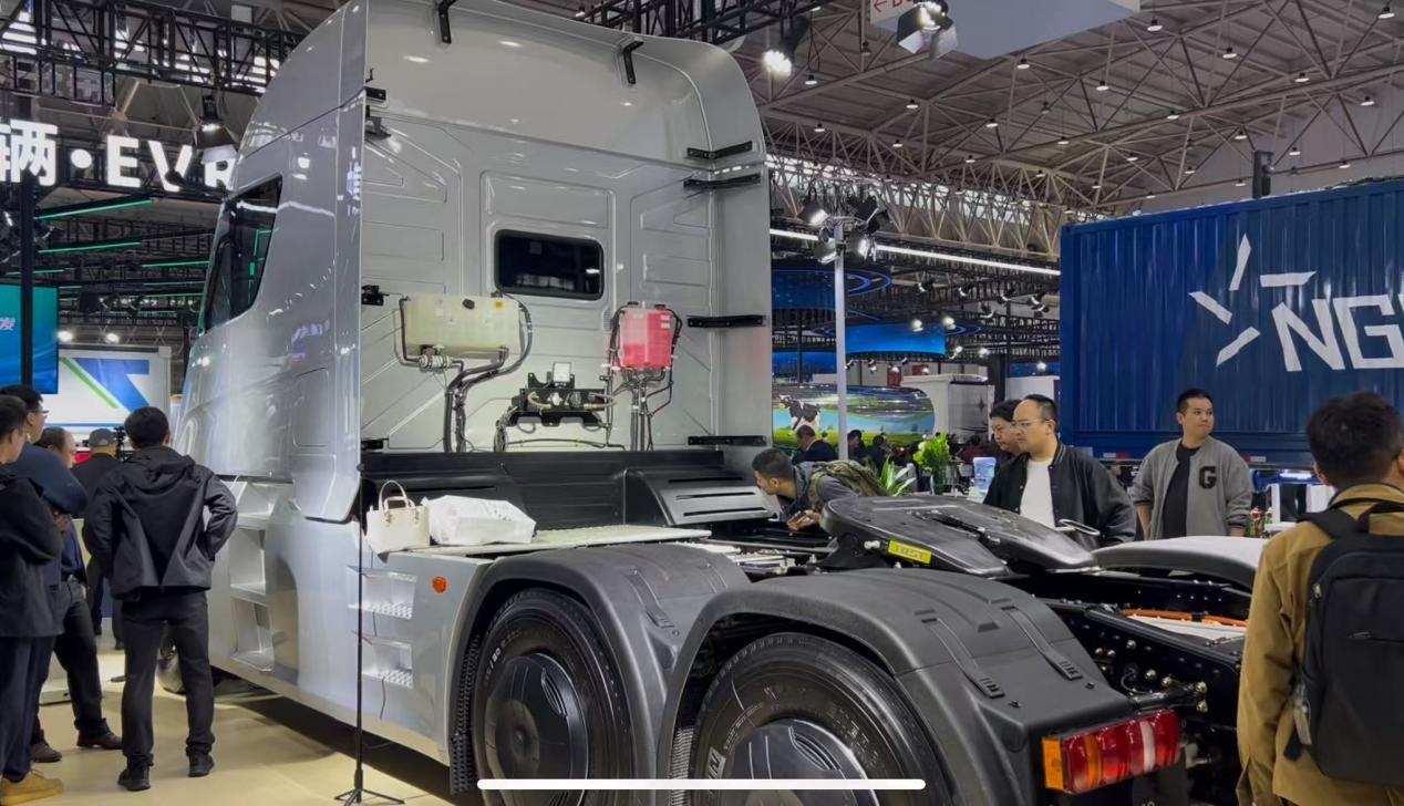 海铂特H49氢燃料电池牵引车