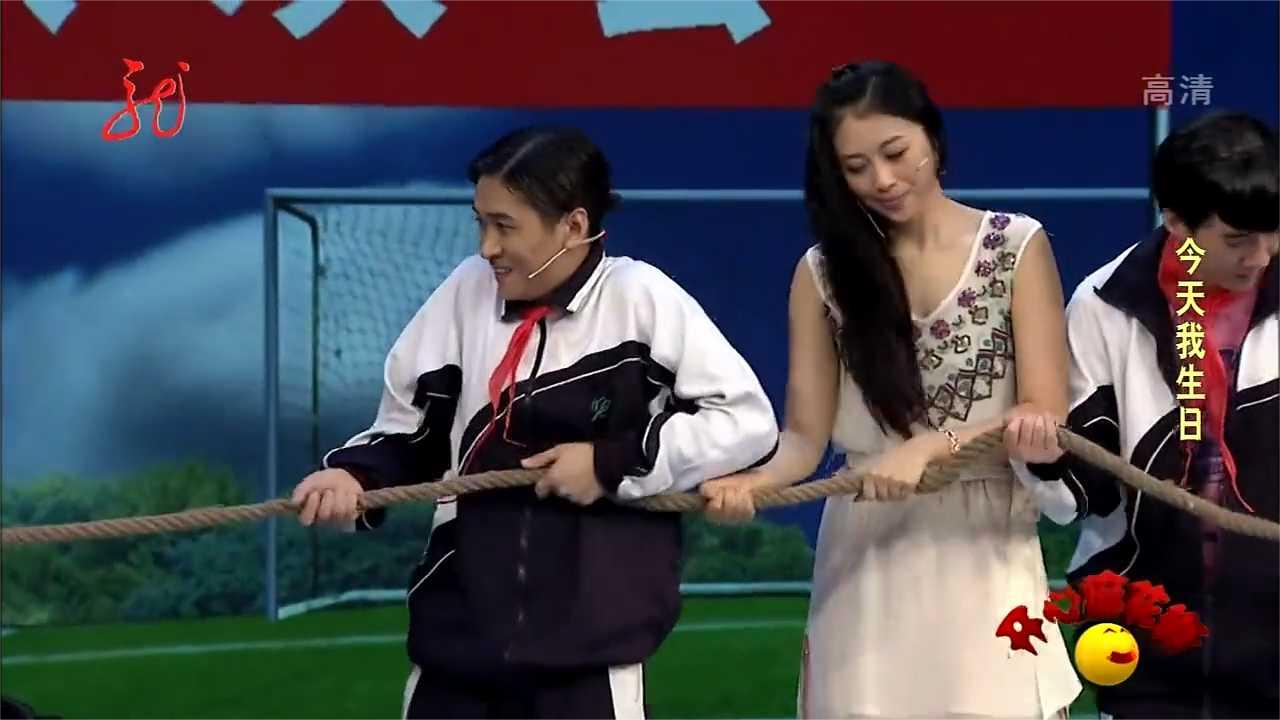 小品：艾伦王宁韩云云爆笑搭档！让秘书装妈妈开家长会，没眼看啊