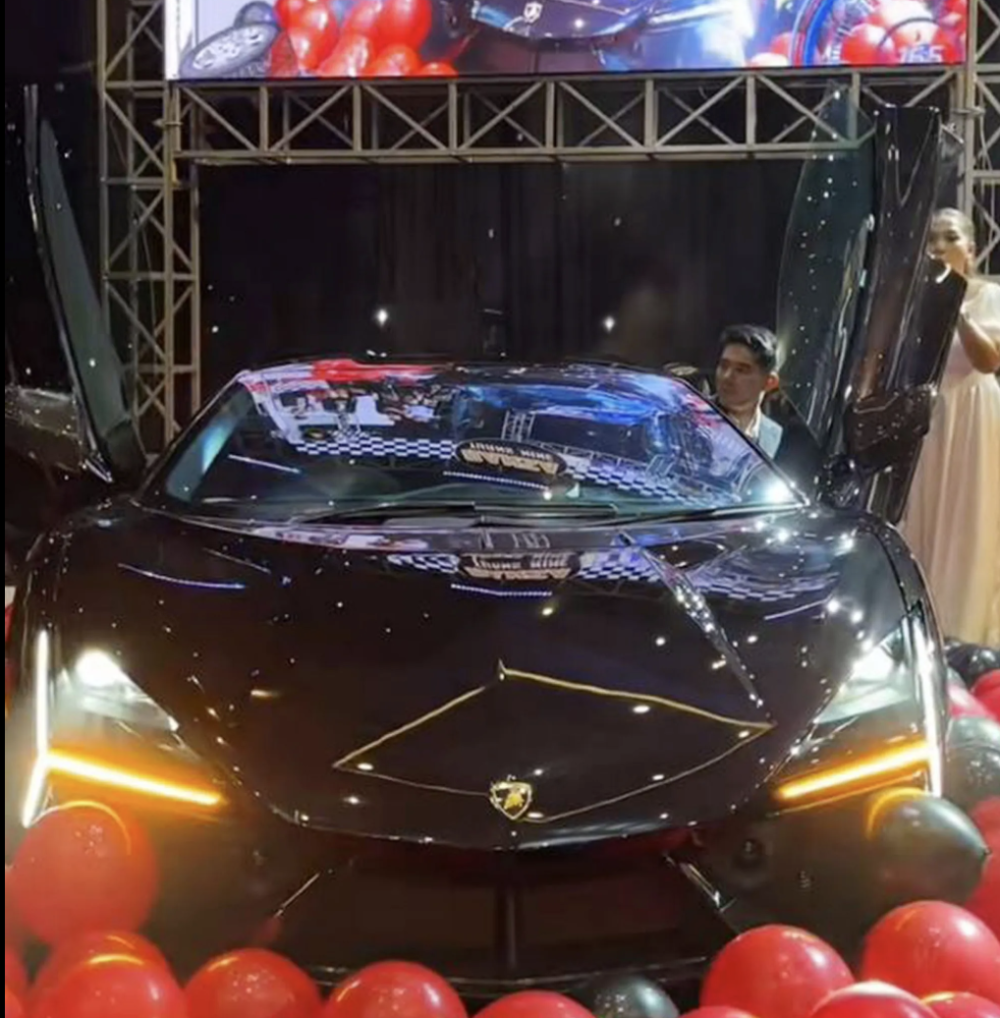 “他热爱跑车，我们就买下了”，印尼9岁男孩过生日，父亲送他一辆价值1000万跑车