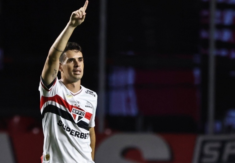 足坛一夜动态：奥斯卡心脏异常考虑退役！皇马新星外租，巴西小将身亡