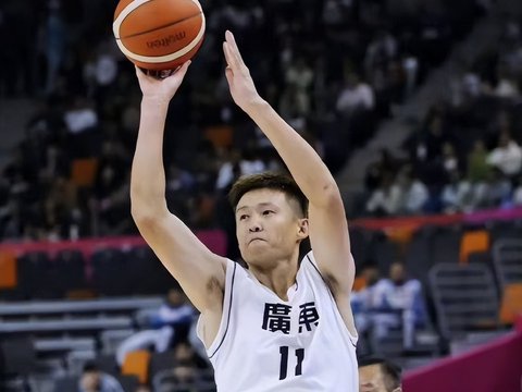 广东两功勋球员也落幕了！周鹏功成名就，任骏飞拒绝上场谢幕！