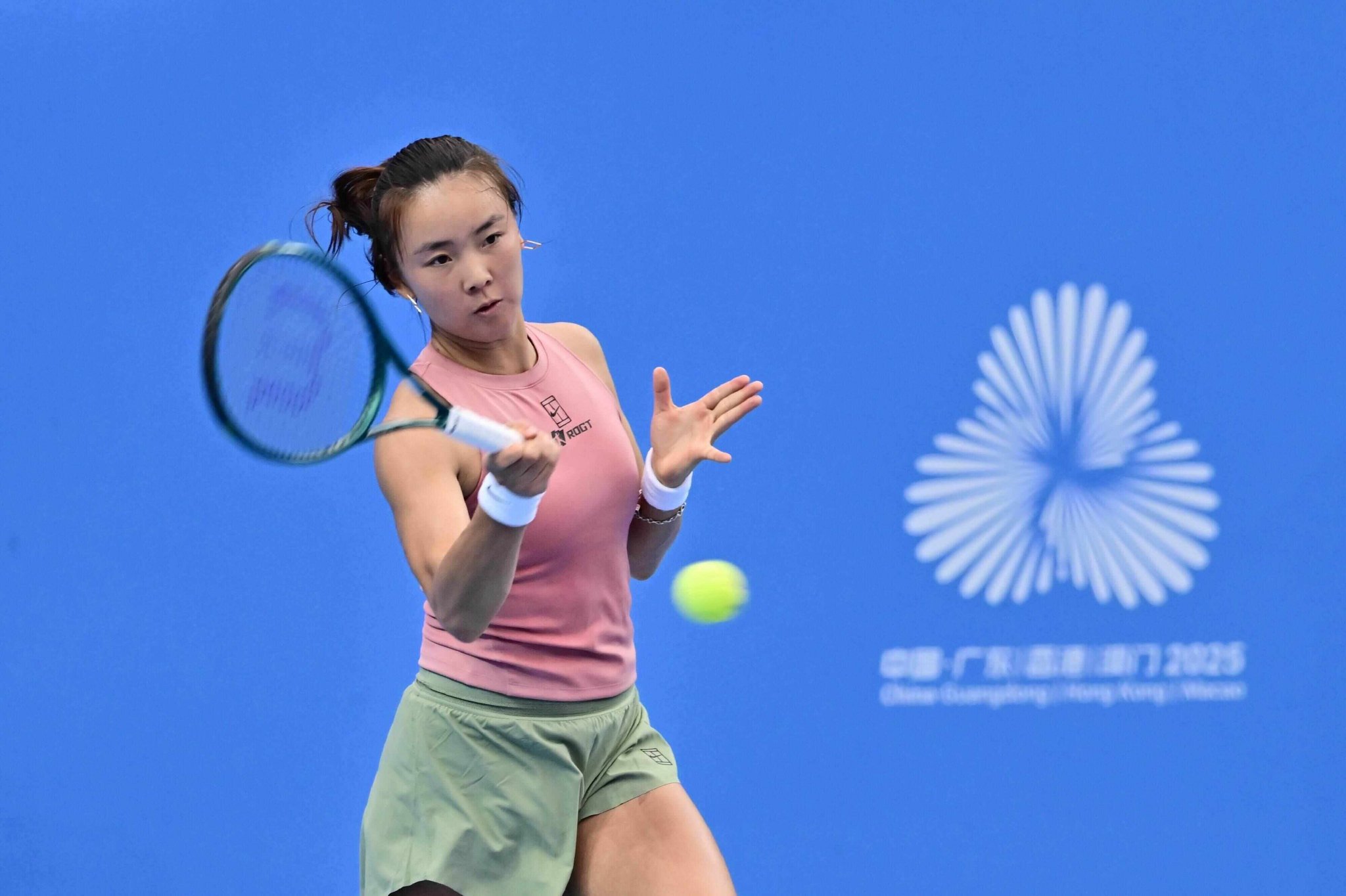 十五运会网球开打！袁悦、张之臻轻松过关，14日王欣瑜、商竣程将出战