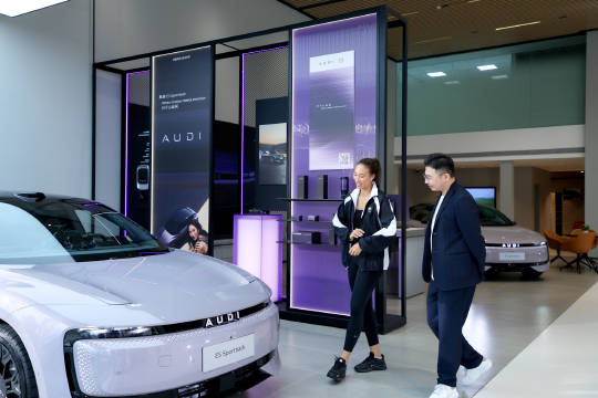 郑钦文这体验奥迪E5的反应也太好玩了！