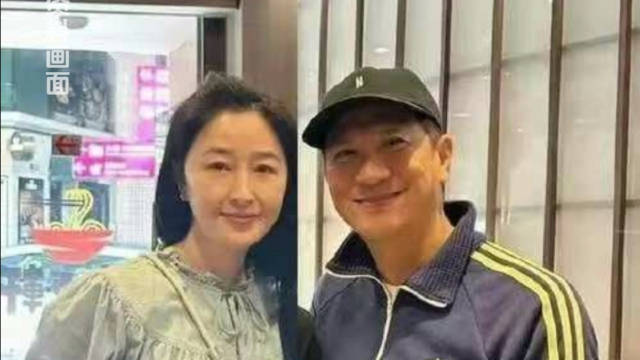 张家辉赞妻子关咏荷标青，称需保持状态相配