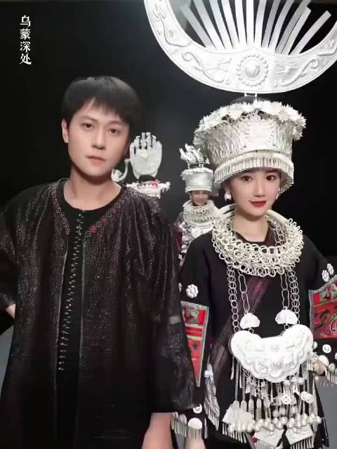 乌蒙深处苗族服饰亮相T台展现民族美学