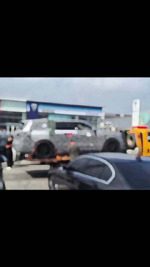 问界M9长轴距版谍照曝光，尺寸升级引价格猜测