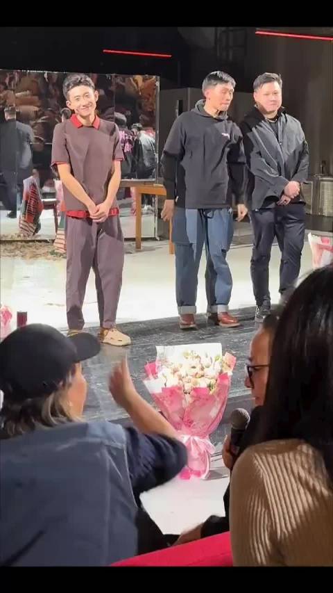 宋丹丹看张一山话剧落泪，赞其天才演员