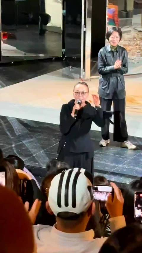 宋丹丹看张一山话剧落泪，赞其天才演技