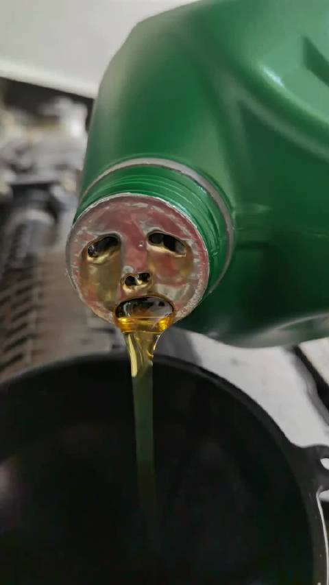 太抽象了，车主这保养看来是花了大手笔