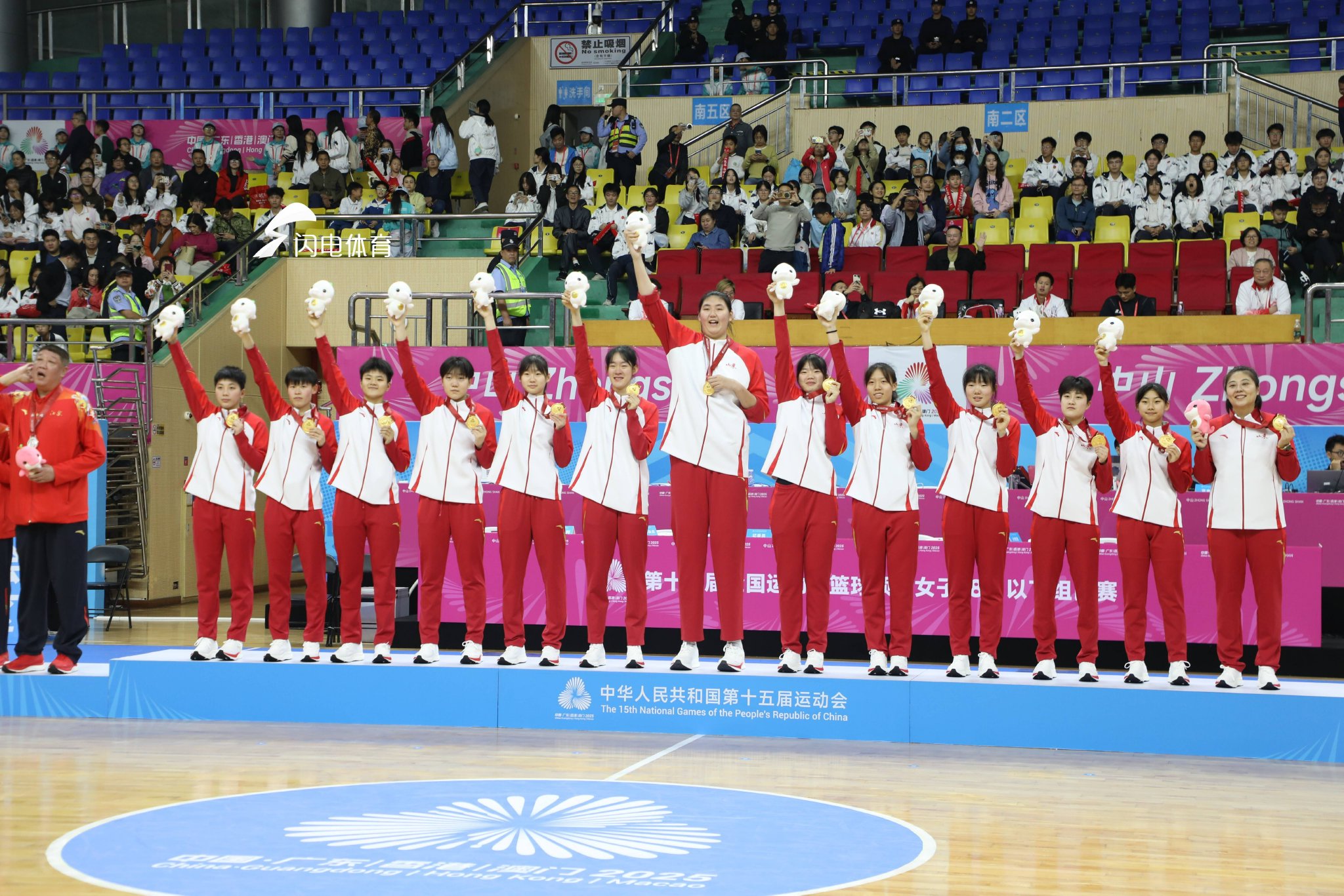 时隔8年再夺冠！属于山东U18女篮的青春密码在这