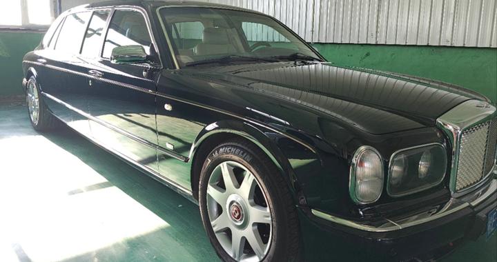 落地价1400万宾利，曾是广西首富座驾，如今0.63折无人问津