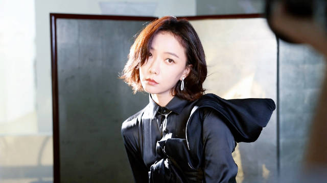 王珞丹亮相2025年金鸡百花电影节